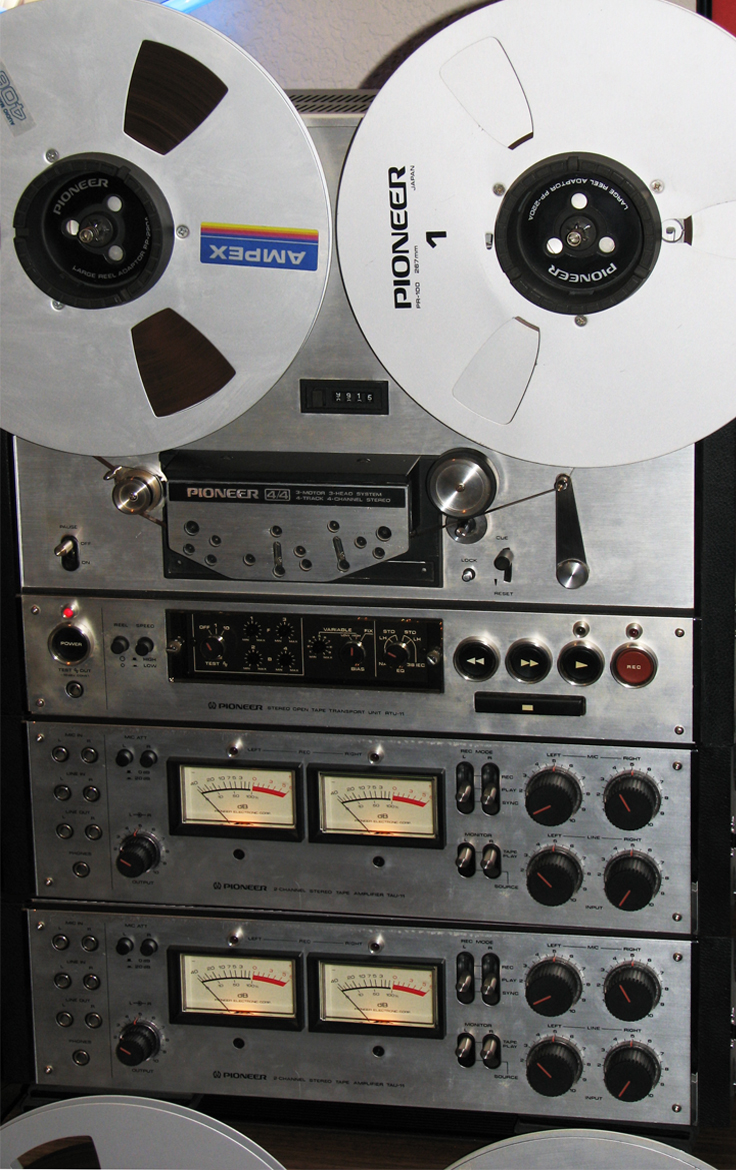 RT-2044 reel to reel tape recorder in the Reel2ReelTexas.com vintage reel tape recorder recording collection