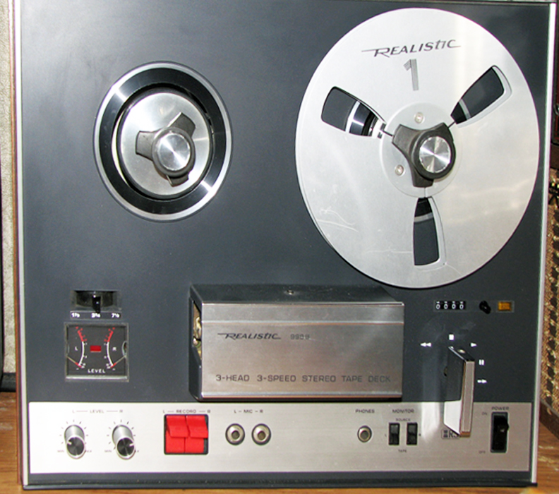 Roberts 400X reel to reel tape recorder in the Reel2ReelTexas.com - Museum of Magnetic Sound Recording vintage reel tape recorder recording collection