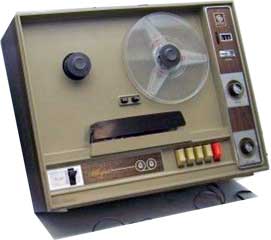 File:Vintage General Electric Reel-To-Reel Portable Musaphonic Tape Recorder,  Model M8010, Measures 11.3 x 8 x 3.2 Inches, Circa 1966 (12682986094).jpg -  Wikimedia Commons