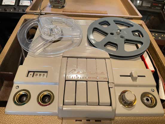 Whoa. Vintage Wollensak reel to reel recorder. No idea if or how it works,  everything is here tho. Would look great on your shelf! $30 SO