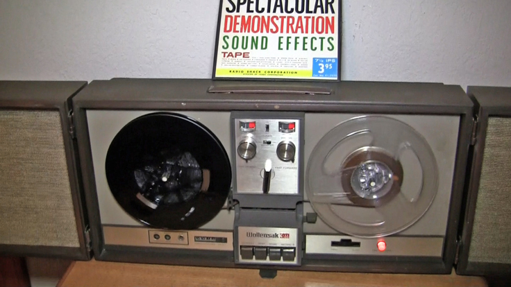 Wollensak Reel-to-Reel Tape Recorder  Tape recorder, Vintage electronics,  Retro advertising